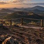 Chaîne des puys auvergne : sentier et vue du Puy de Dôme