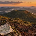 Les plus beaux volcans d Auvergne : Puy de Pariou et cratère, chaîne des Puys