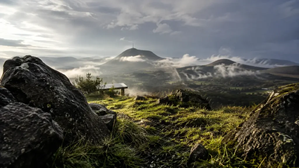 Quel volcan visiter en auvergne : Puy de Dôme, Clermont-Ferrand, belvédère