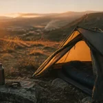 Randonnée auvergne bivouac : tente discrète au pied des volcans