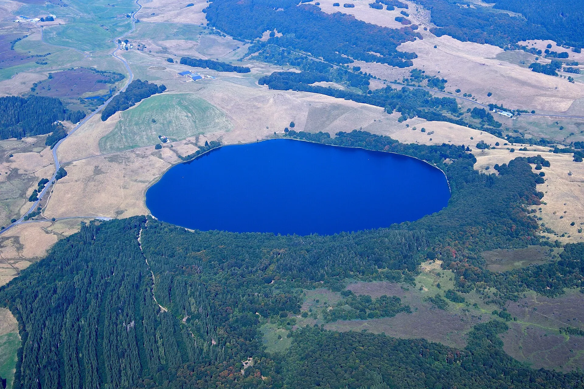 Le lac Chauvet vu depuis le sud-ouest.