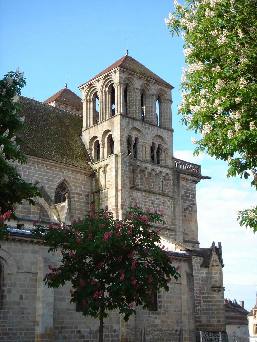 Vue de Souvigny et de son patrimoine
